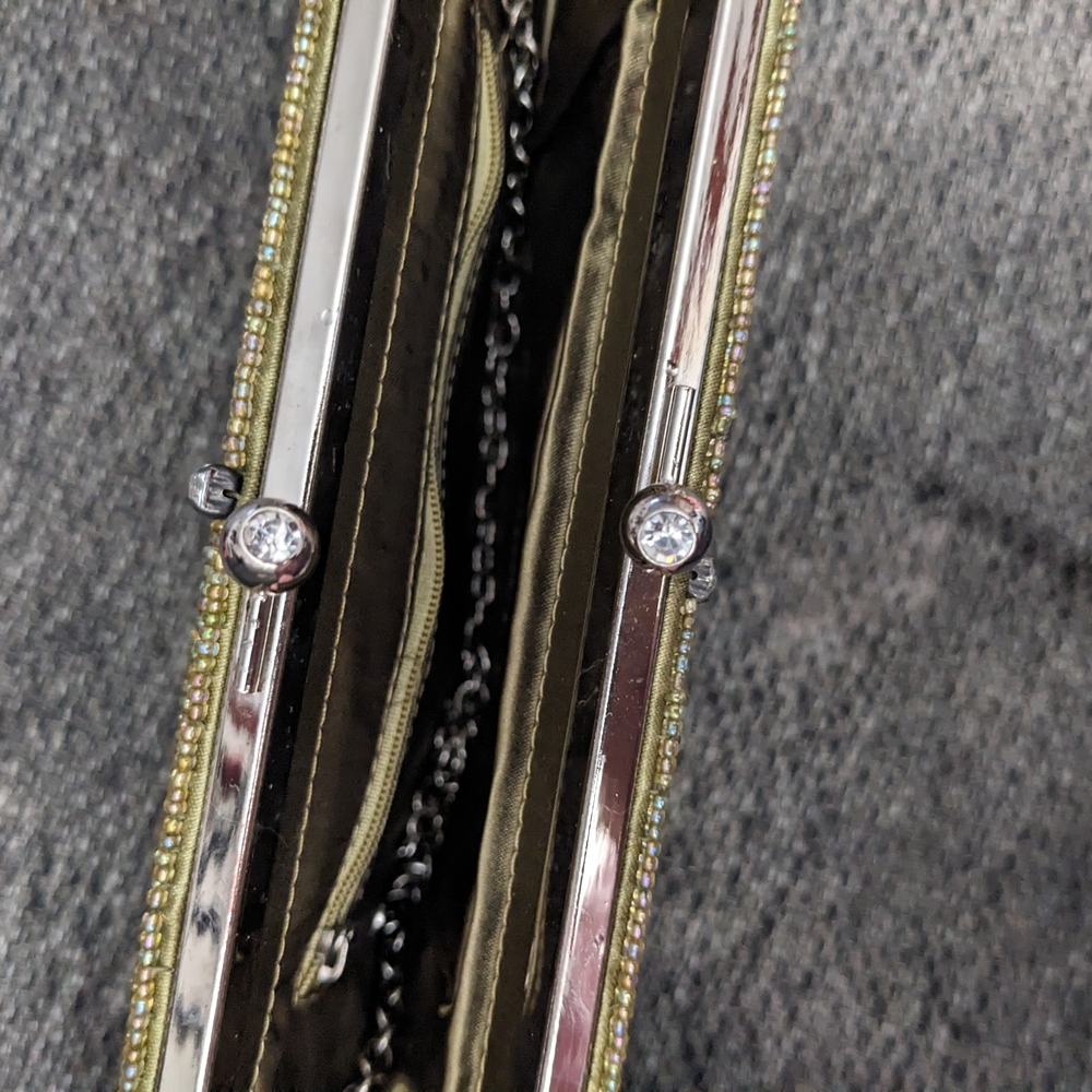 Elegant Green Pleated Clutch - Picture 5 of 5